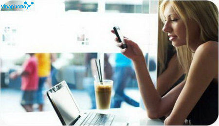Khách hàng có thể truy cập internet dễ dàng thoải mái trên điện thoại lẫn Ezcom với các gói 3G Vinaphone trọn gói